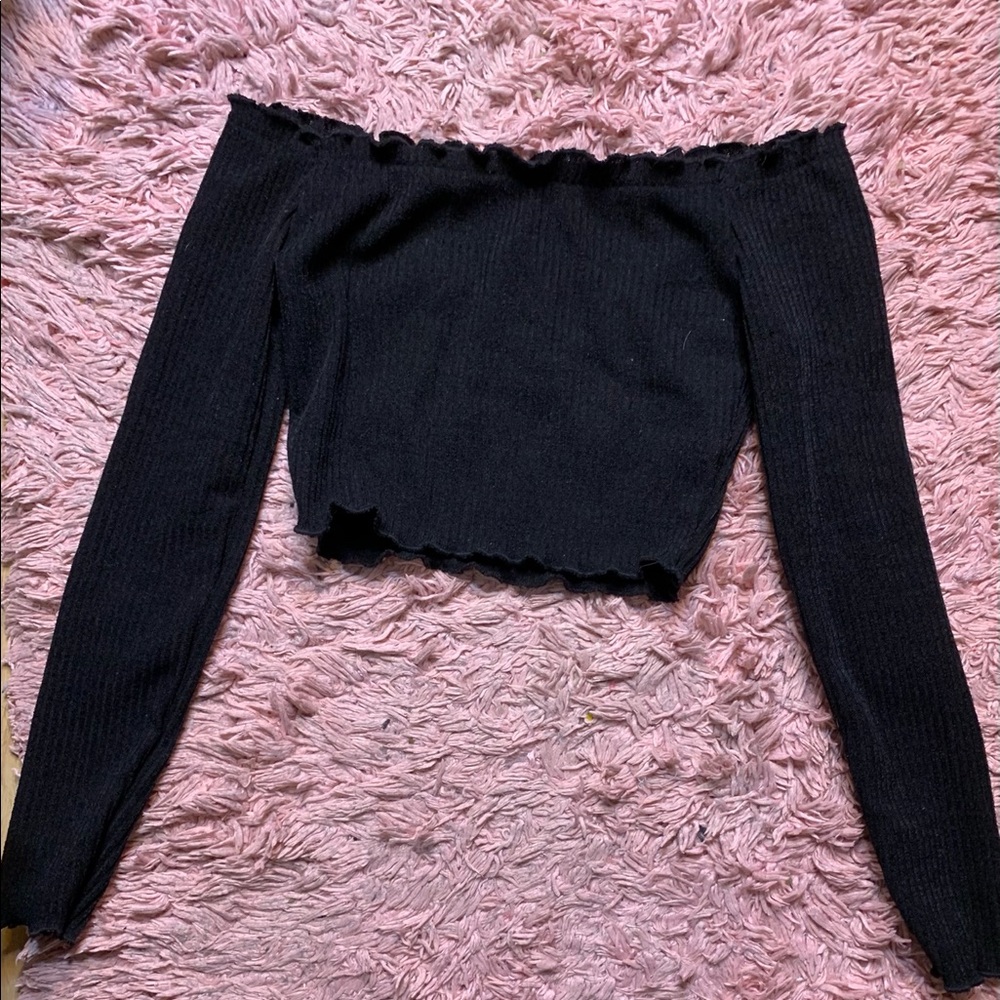 OFF THE SHOULDER CROP TOP